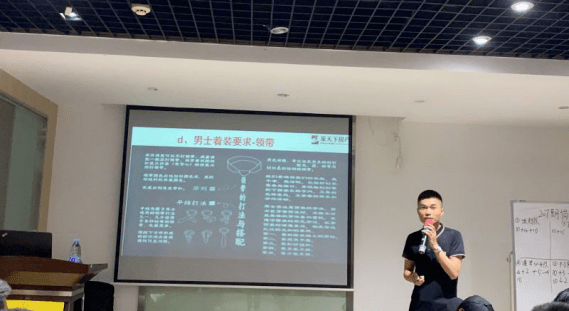 2025年新澳门和香港全年免费和7777788888四肖四码管家婆976744:深入透视的分析;难道不值得你重视、发现解释落实