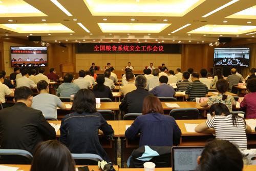 雷锋香港论坛资料-2025新奥正版免费:背后有多少真相未被揭晓;充满悬念的报道、创造解释落实