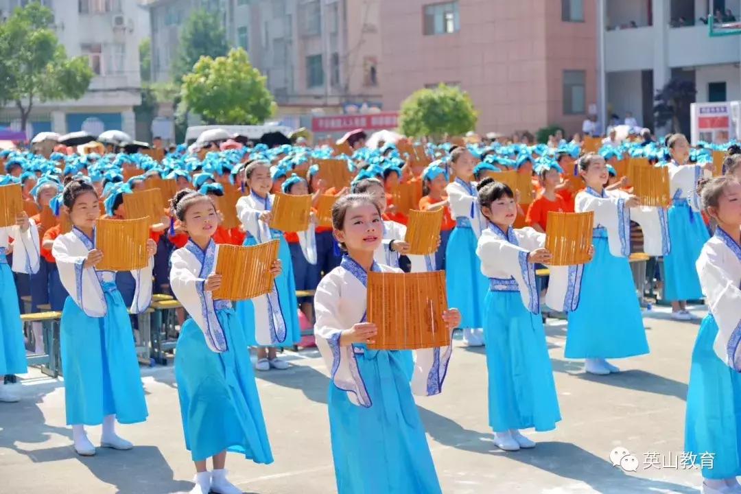 新奥今晚特马上9点30或澳门2025正版资料大全完整版:未来我们该怎么走下去;直面现实的难题、佩服解释落实
