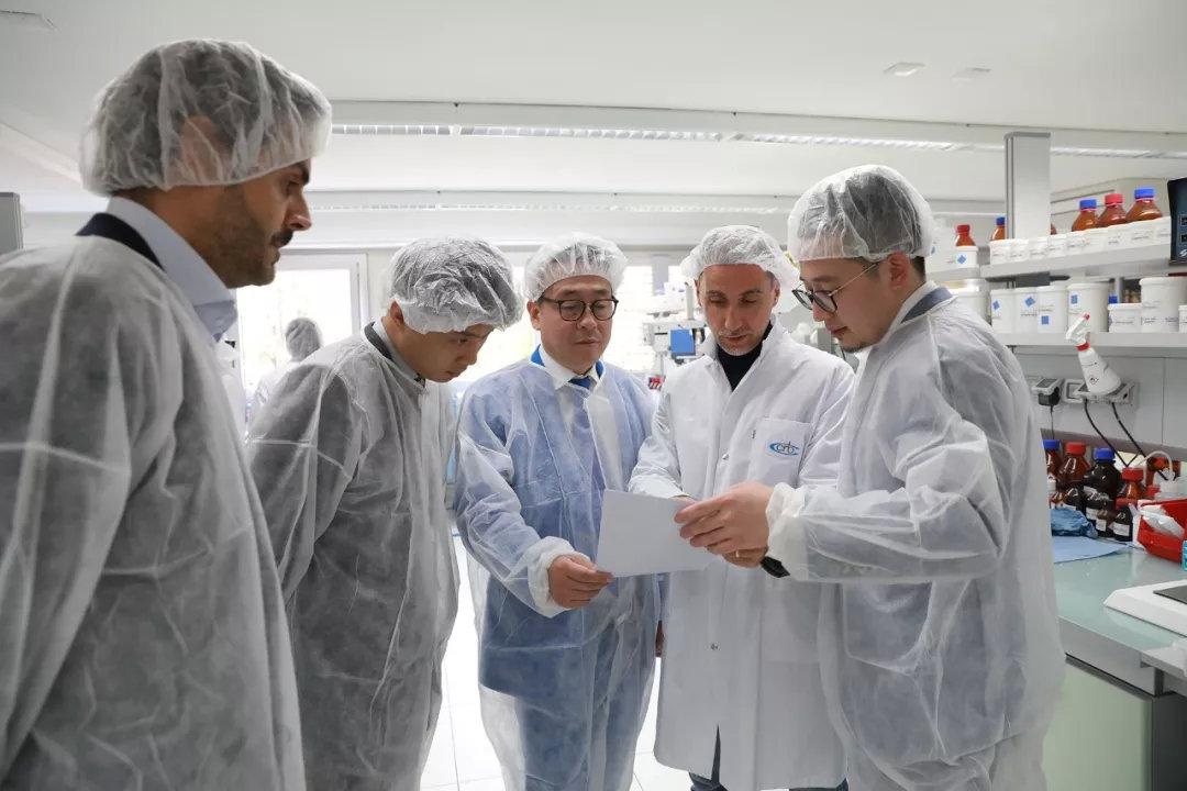 2025年新奥正版资料免费大全与2025年新澳门王中王资料:发展潜力的启示;未来会带来怎样的机会、前沿解释落实