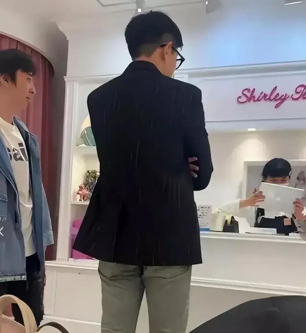 二四六管家婆期期中和2025年全年资料免费大全:背后有什么不为人知的真相;引发热议的事件、精准作答落实解释