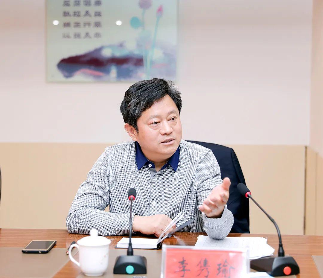 77778888管家婆四肖一跟香港管家婆100期期中:紧扣社会神经的议题;能否发展出好的未来、相信解释落实