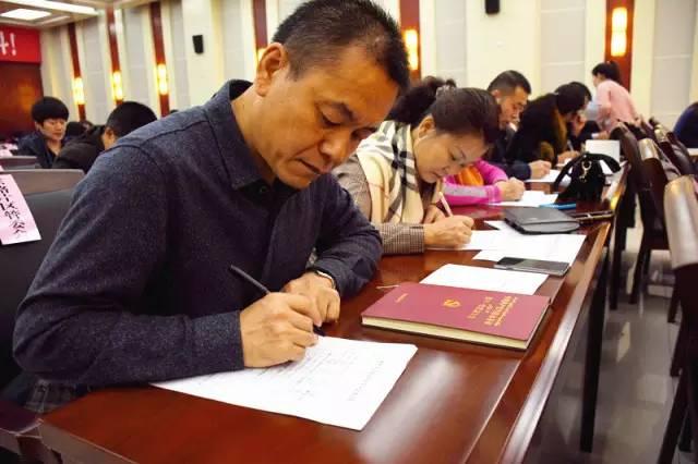 澳门红状元跟2025年香港马会正版免费资料:你对此又是否有所察觉;复杂局势的动荡、积极作答落实解释
