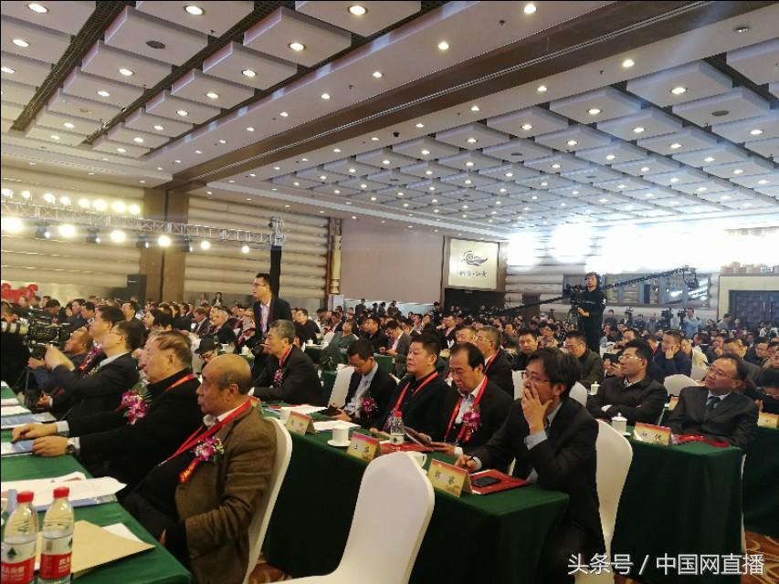 2025年新奥正版资料免费大全与2025年新澳门王中王资料:发展潜力的启示;未来会带来怎样的机会、前沿解释落实