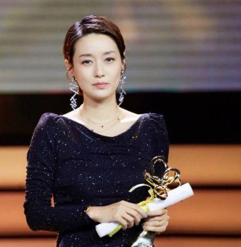 马伊琍关于母女关系中雌竞成分的言论，一场社会与心理的深度探讨