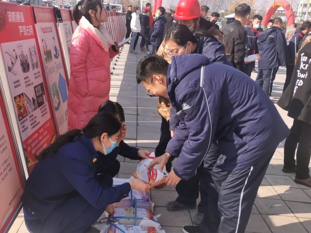 雷锋精神心水版论坛官网和澳门2025管家婆资料大全:未来还会有怎样的挑战;新时代的到来、谁来落实解答