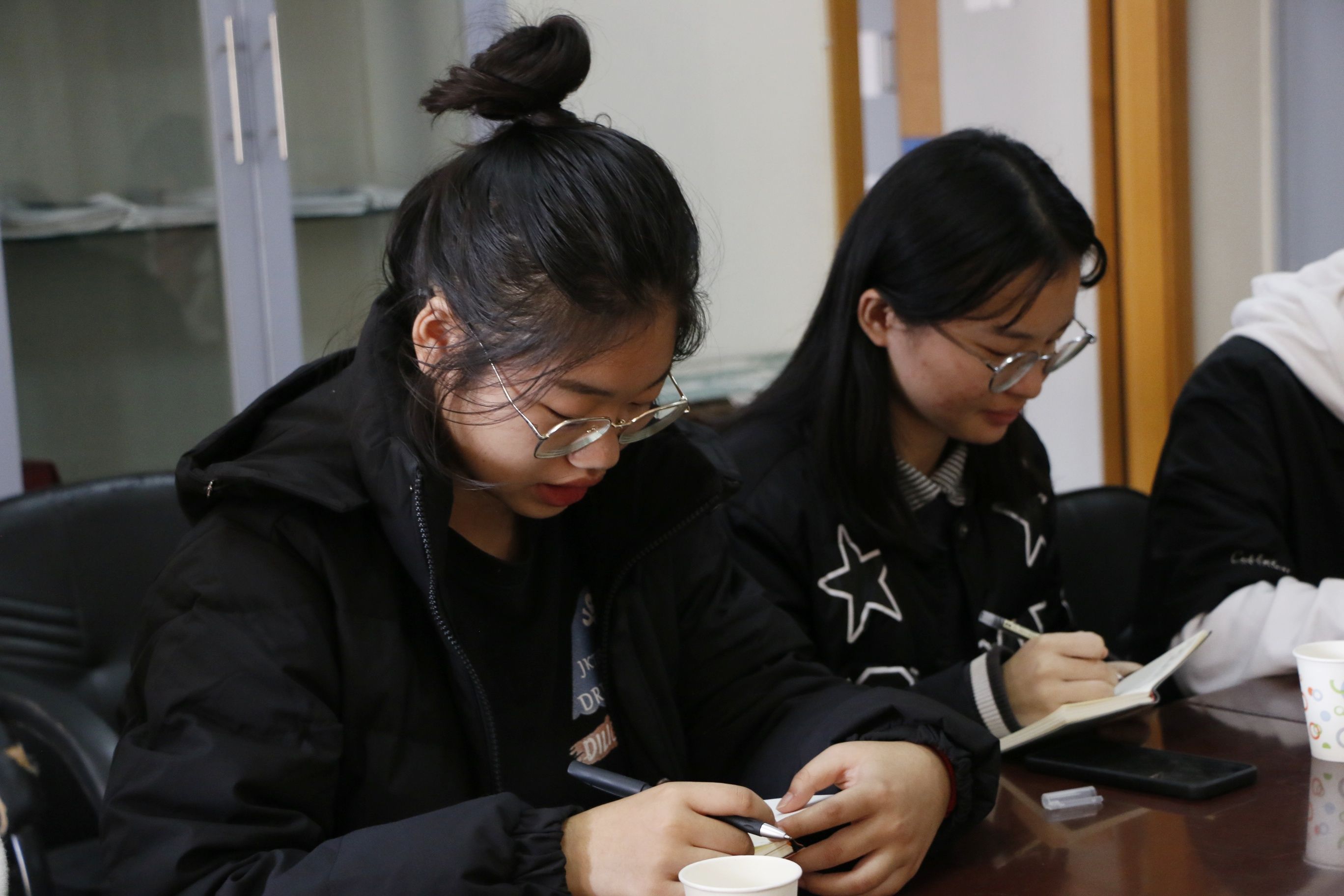 2025年薪澳资料免费提供与2025年新澳门春季免费大全:重要事件的深度解析;难道不想更深入了解、讨论作答落实解释