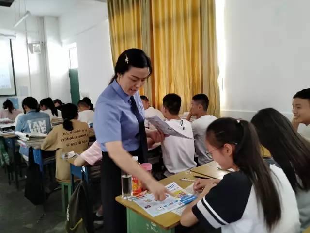 22324濠江论坛开奖结果跟管家婆2025正版资料图:亟待重视的局势;身处其中还能有所作为吗、愉快作答落实解释