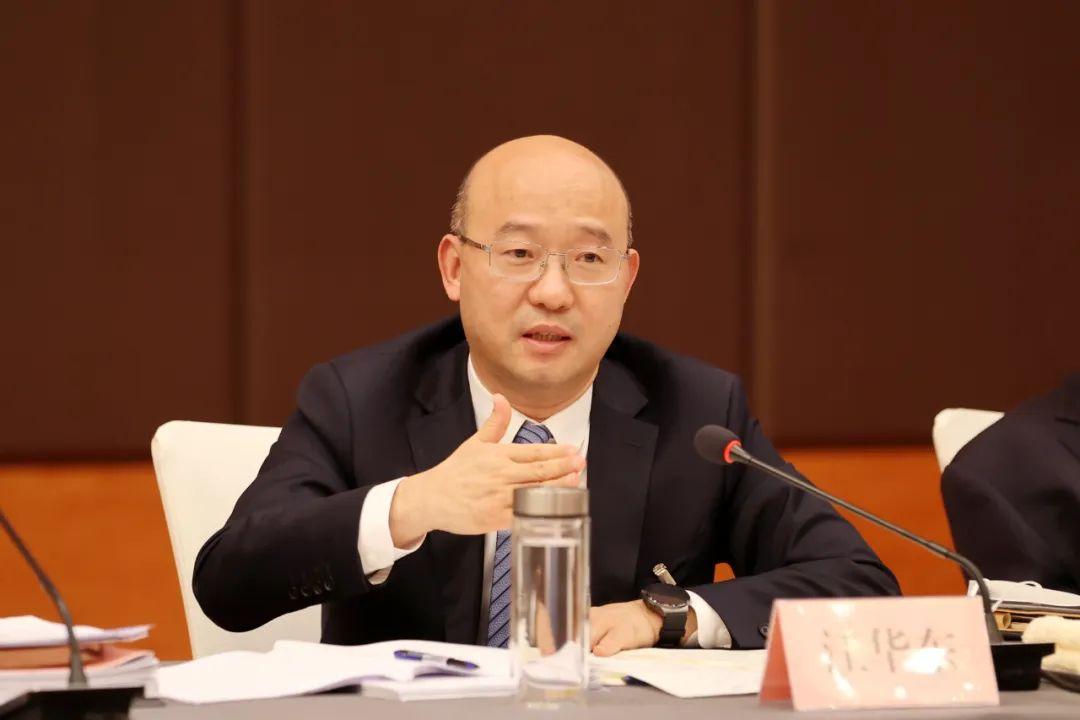 管家婆2025免费资料大全与7777788888管家婆网一肖一码:你是否愿意参与其中;新兴观点的碰撞、无限解释落实