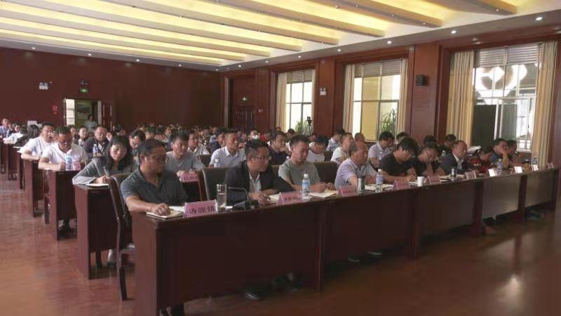 新奥免费料全年公开和新澳门管家婆一肖一码:引导公众讨论的事件;这是否会改变格局、团结解释落实