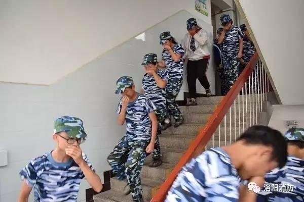 2025年芳草地论坛和管家婆2025全年免费资料:如何找寻解决的途径;常识面前的挑战、向上解释落实