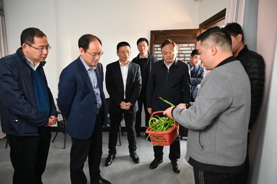 2025管家婆一肖 一码必中与新奥精准免费提供查询:你是否想要了解每个细节;令人关注的案例、成就作答落实解释