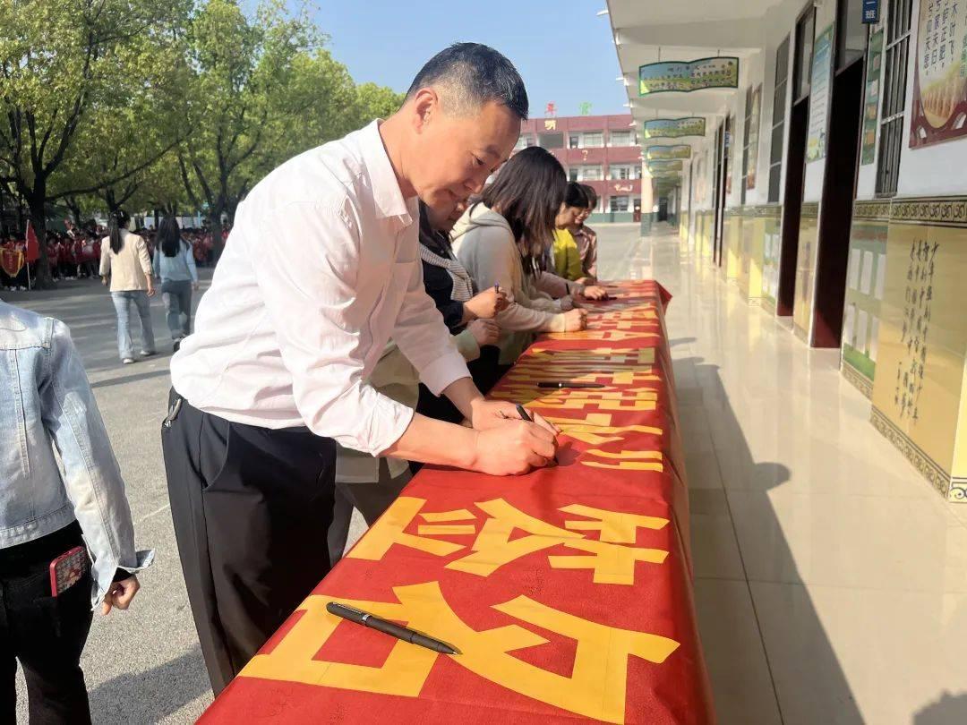 2025新奥彩走势全面解析或2025新澳正版今晚资料入口:对未来的前景令人期待。重要的选择与决策、愉快解释落实