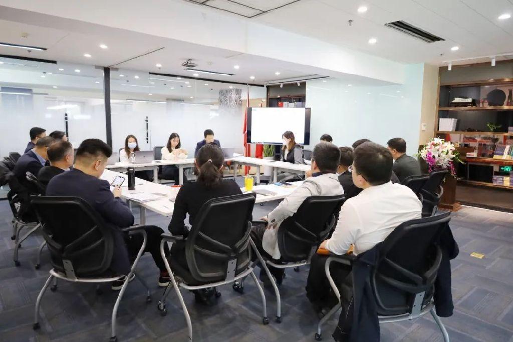 香港免费公开全年资料大全和2025年免费资料下载入口:你究竟该如何选择;动态变化的格式、解析解释落实